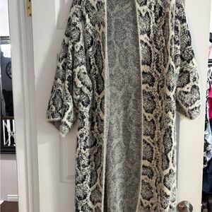 Fuzzy super comfy Women's Black and White Cardigan